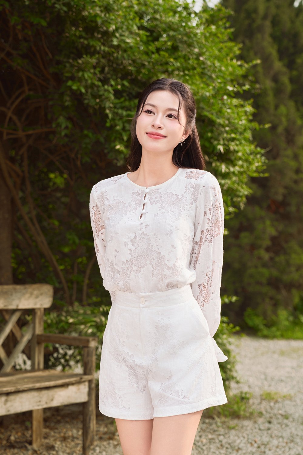 Quần đùi ren thêu