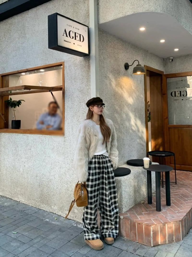 quần sọc caro phối với áo gì