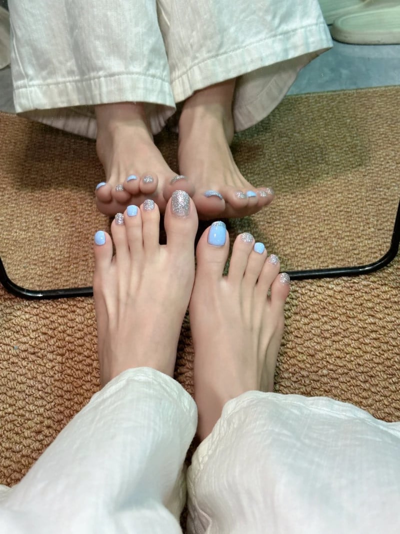 sơn gel móng chân