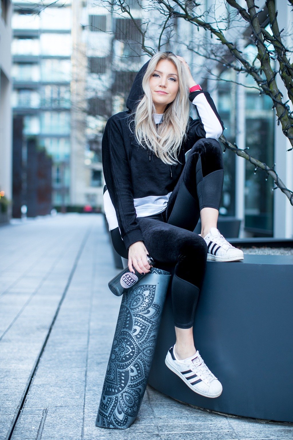 Sneakers/ Giày thể thao