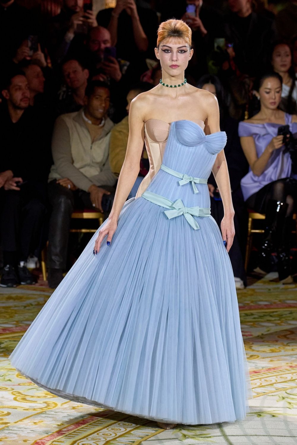 Surrealist Fashion là gì?
