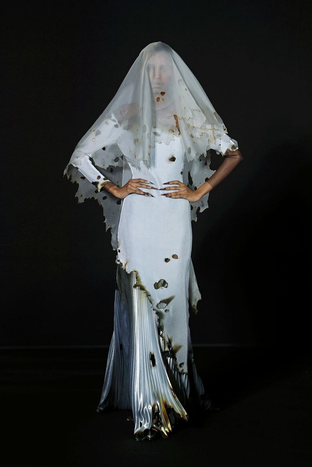 Lịch sử và nguồn gốc của Surrealist Fashion