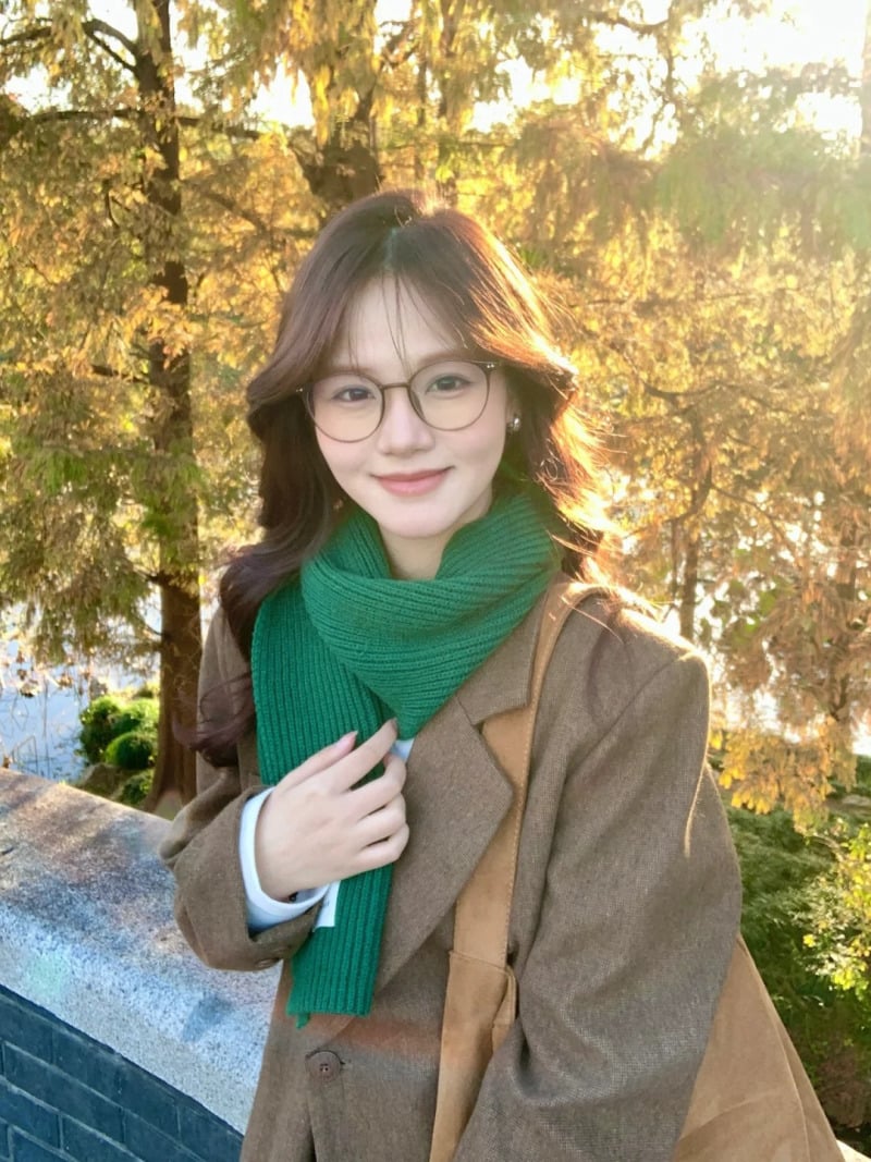 mặt kim cương đeo kính gì