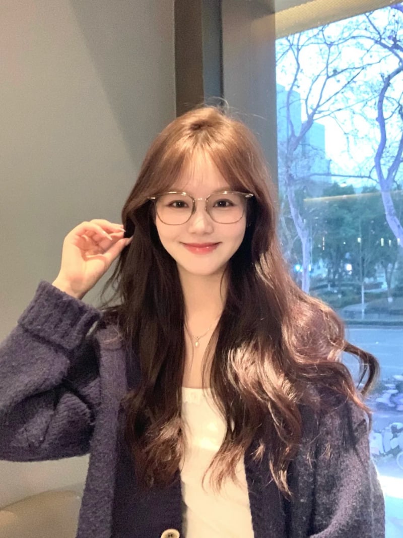 mặt kim cương đeo kính gì