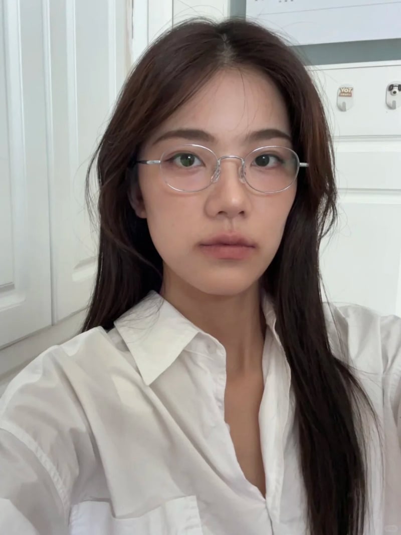 mặt kim cương đeo kính gì