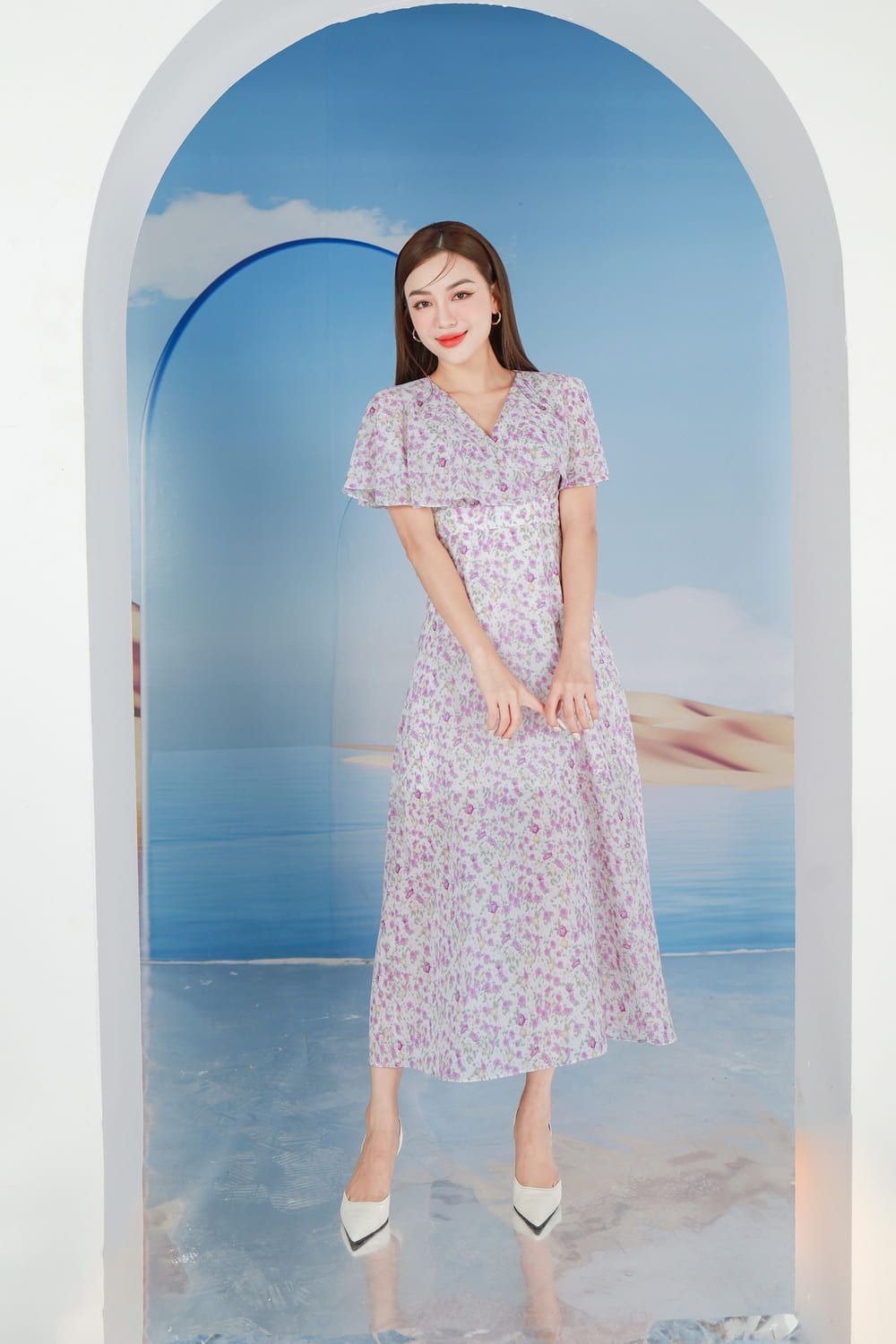 Đầm voan hoa nhí dáng midi cổ đức tay bồng màu hồng tím