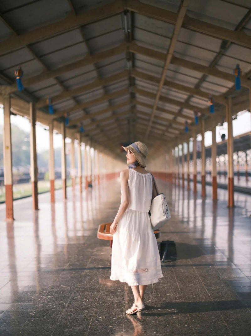 Nhóm dáng đứng và đi