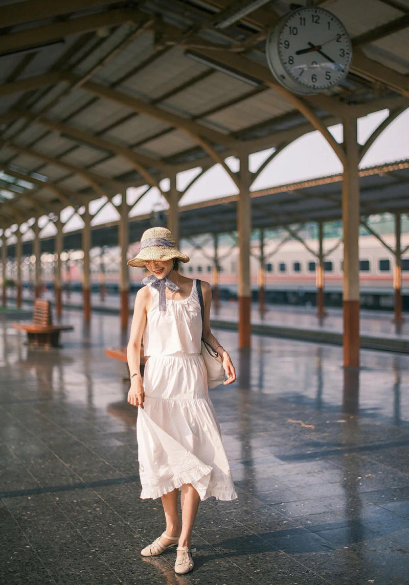 Nhóm dáng đứng và đi