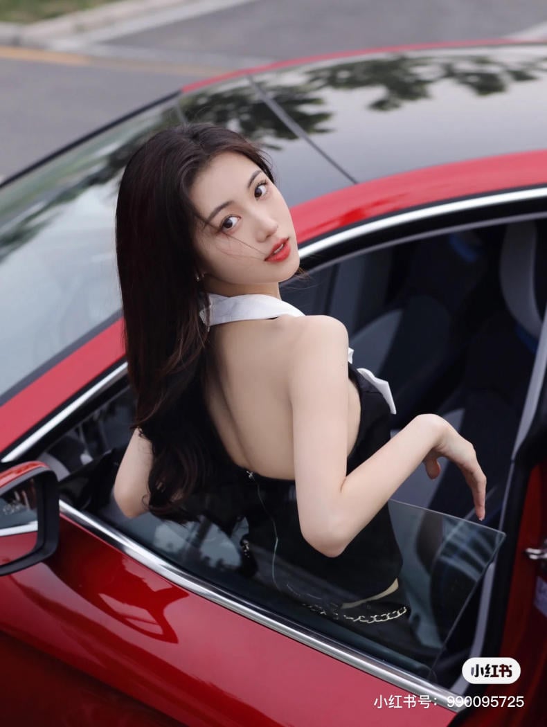 chụp ảnh với xe ô tô