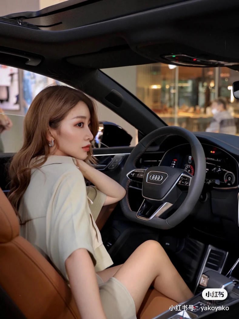 chụp ảnh với xe ô tô