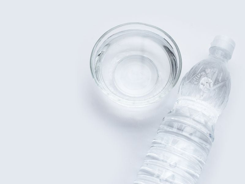 cách tẩy vết dầu mỡ trên quần áo