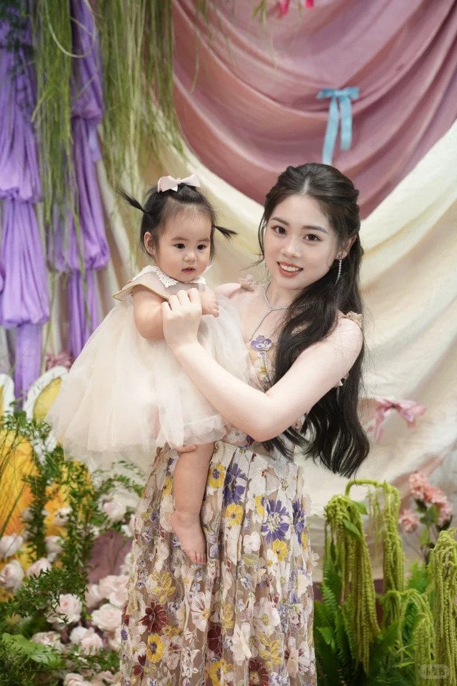 kiểu tóc cho bé gái đi tiệc