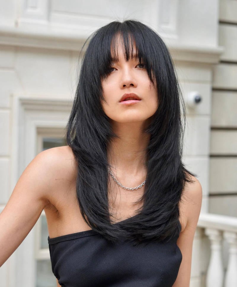 Tóc layer medium length duỗi thẳng tự nhiên