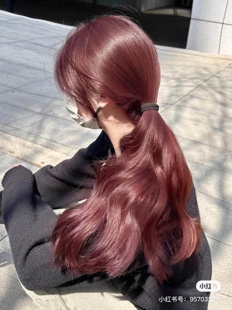 TOP 22+ kiểu nhuộm tóc màu đỏ tím đẹp nhất, trendy năm 2024