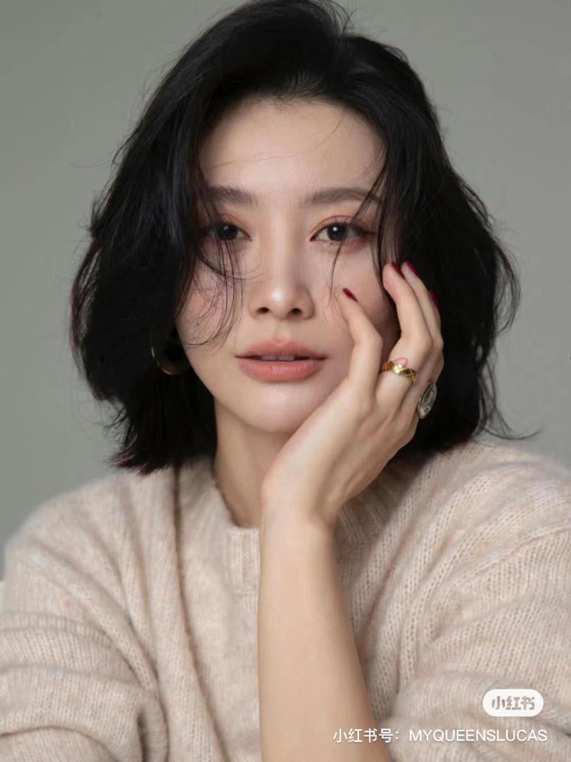mẫu tóc uốn ngắn