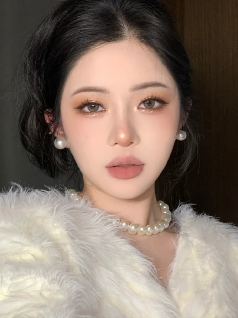 Bí Quyết Để Có Lớp Makeup Nhẹ Nhàng Hoàn Hảo và Bền Màu