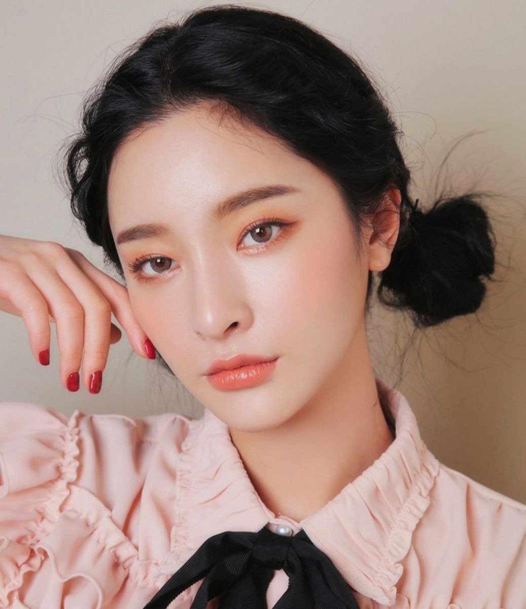 Makeup tone Cam Đào