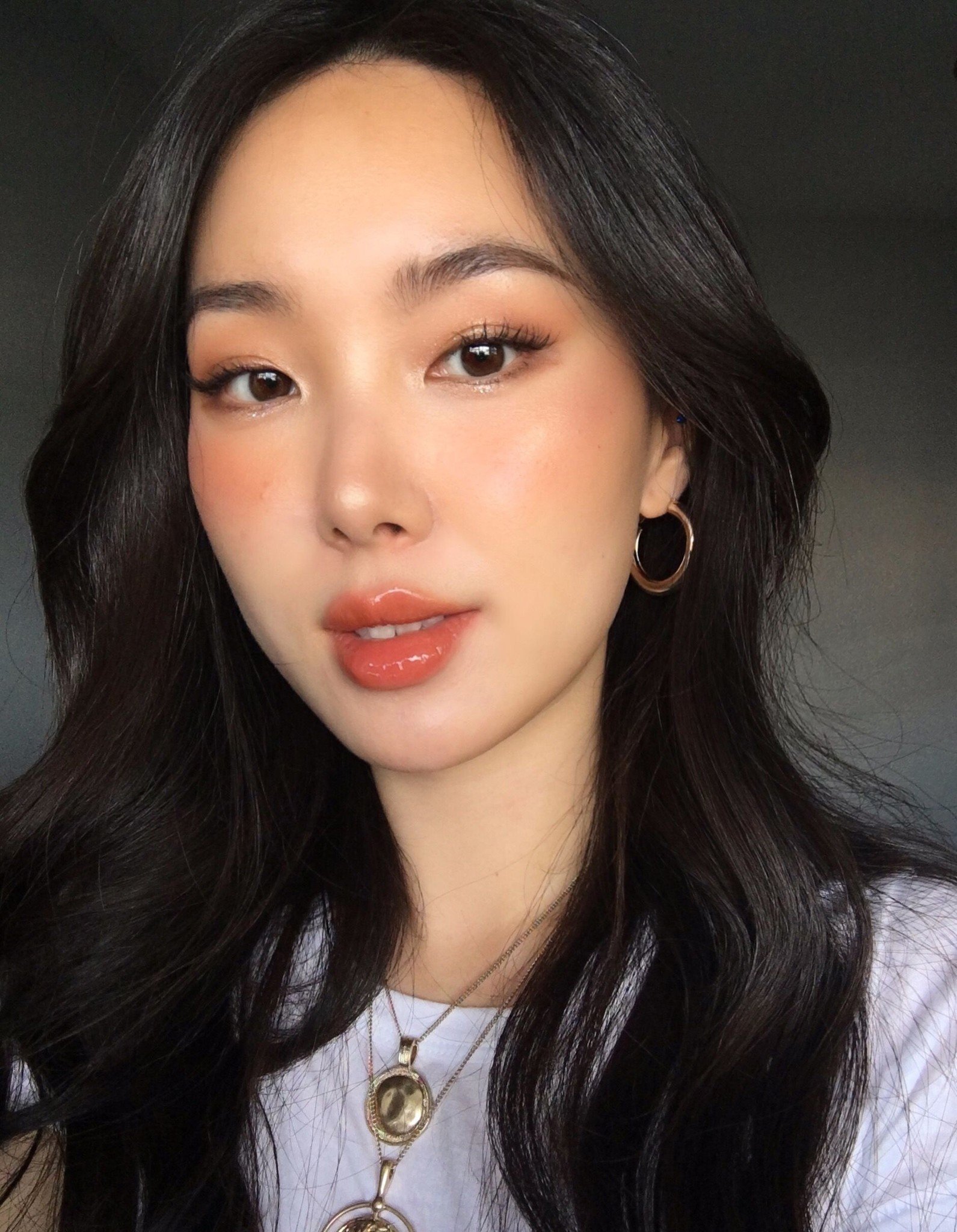Bí Quyết Để Có Lớp Makeup Nhẹ Nhàng Hoàn Hảo và Bền Màu