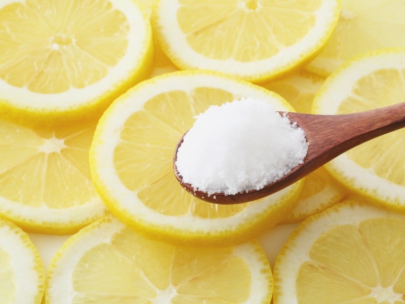 cách tẩy áo trắng bị lem màu từ áo khác