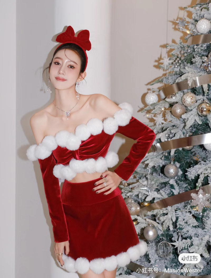 Mua Set 2 món đón Noel, Set Chân váy đỏ chữ A+ Áo trắng form rộng -  December Fashion | Tiki