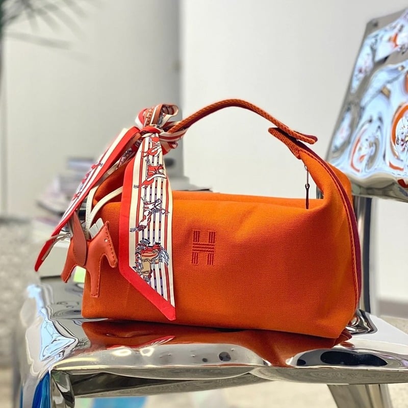 Túi cầm tay (Clutch) sang trọng