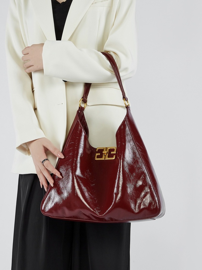 Túi Hobo mềm mại