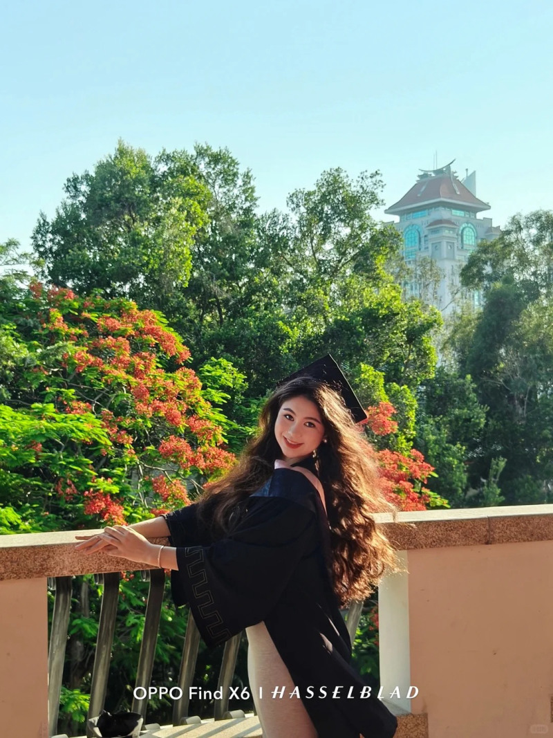 cách tạo dáng chụp ảnh cùng hoa phượng