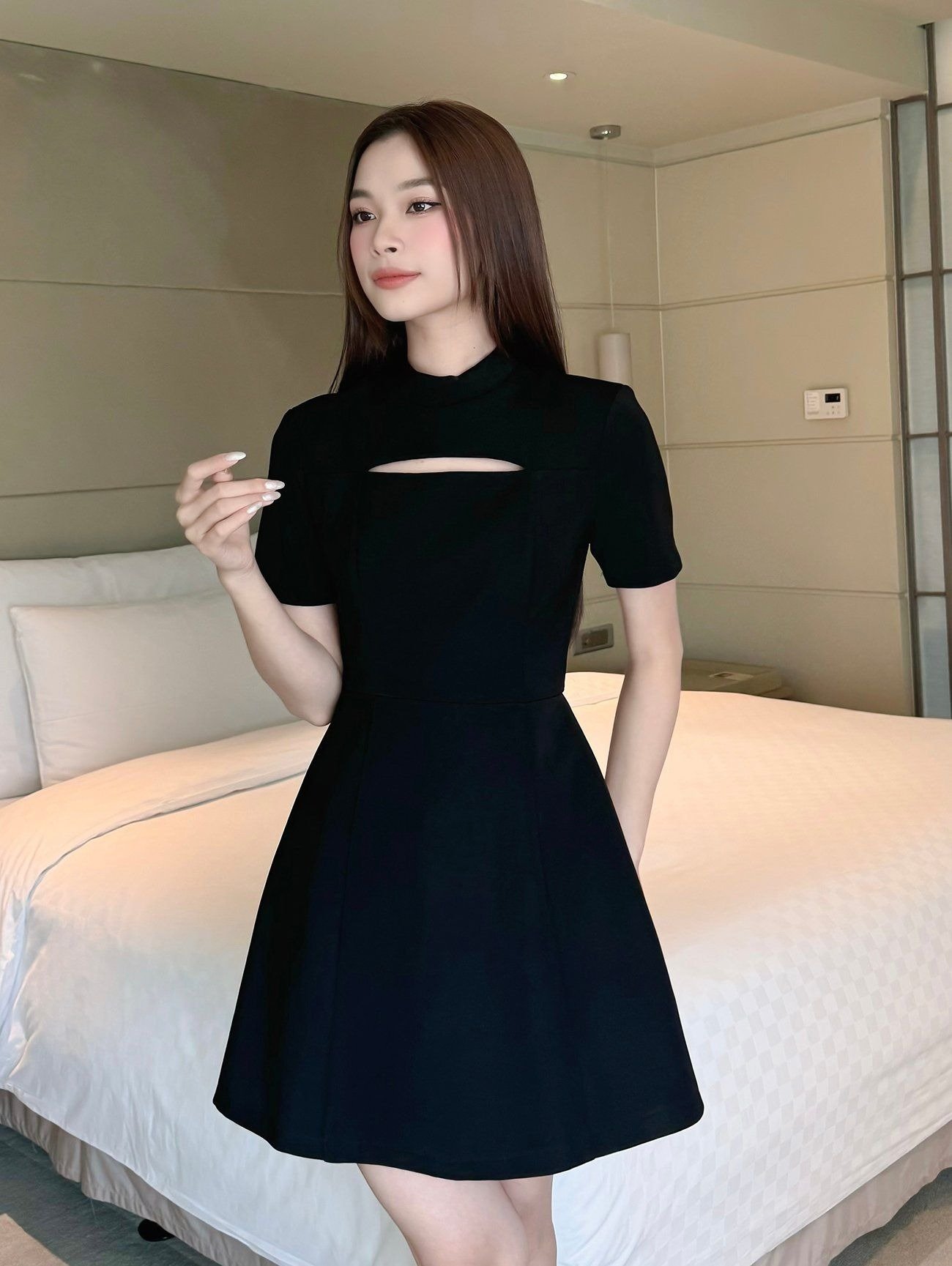 Váy đen ngắn