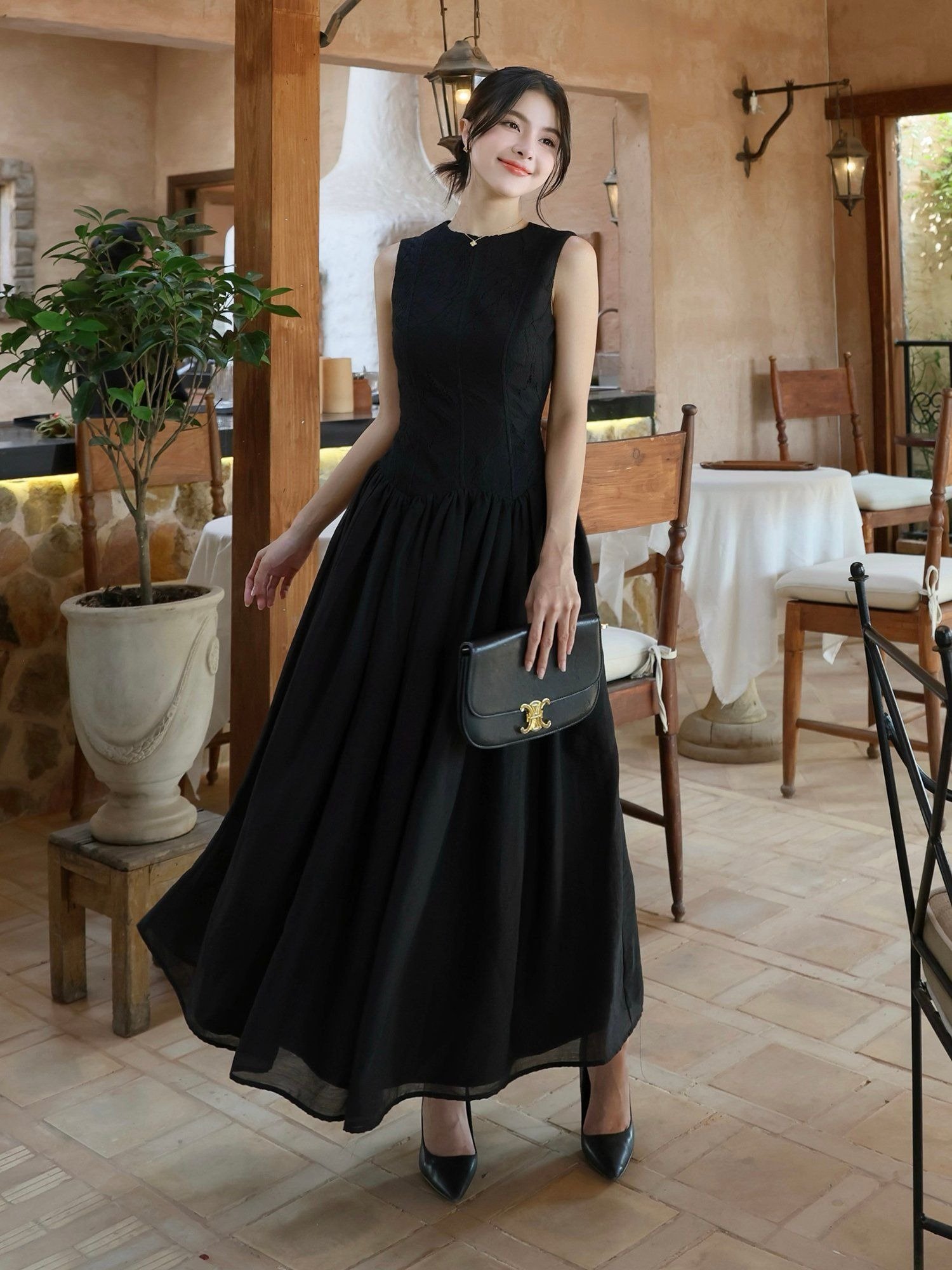 Váy xếp ly đen