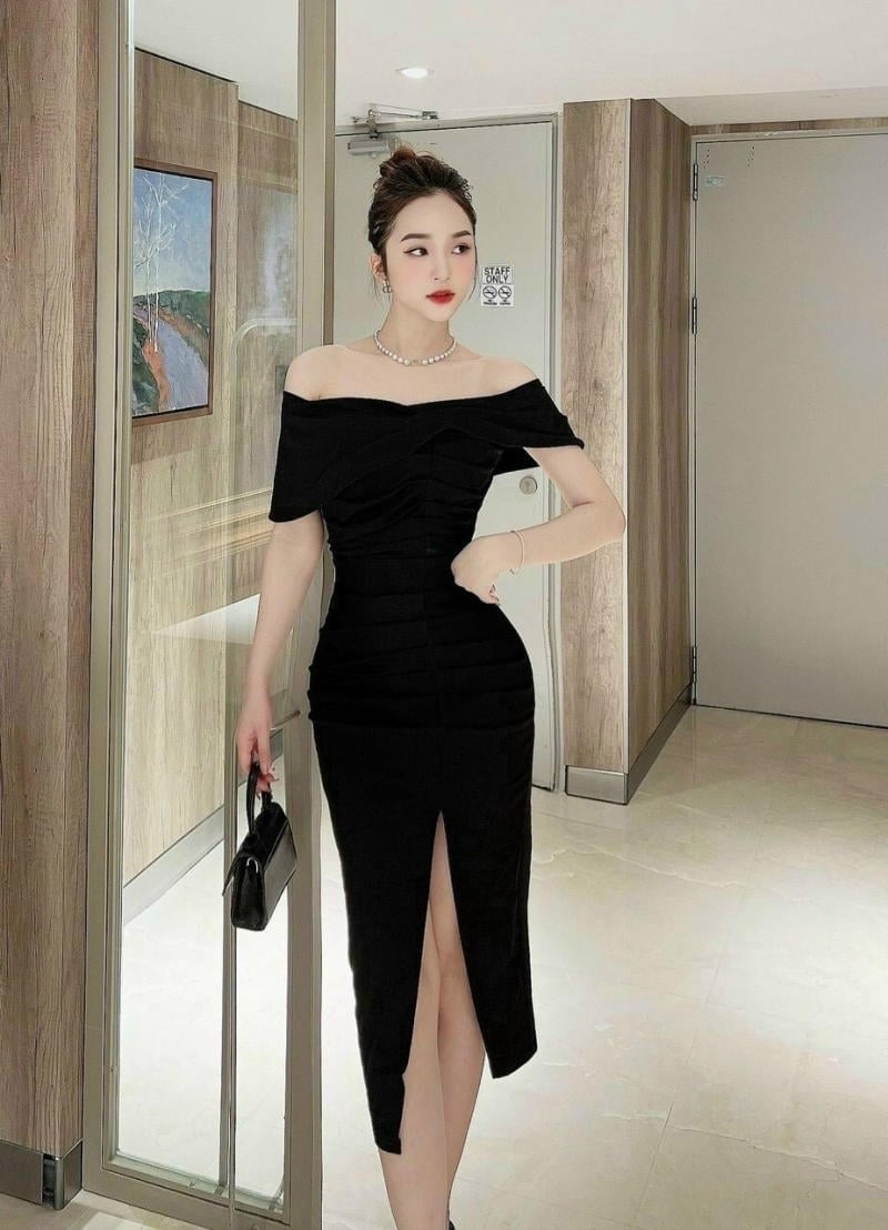 Mặc váy đen đi đám cưới