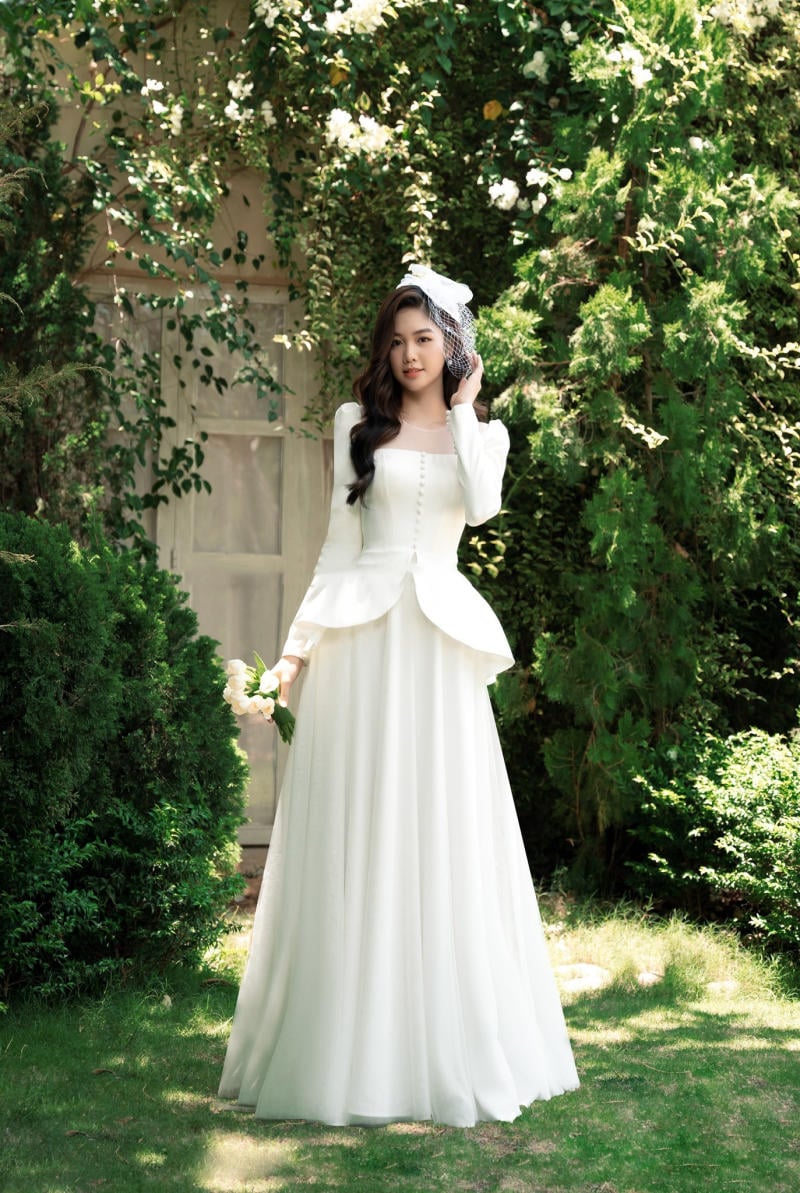 Váy Đi Bàn Dáng A Dài Màu Trắng Peplum Tay Dài Cổ Vuông