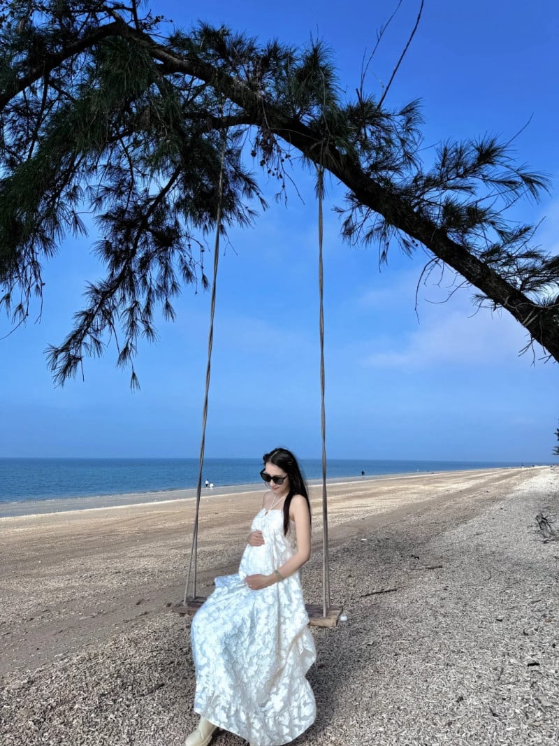 váy đi biển cho bà bầu