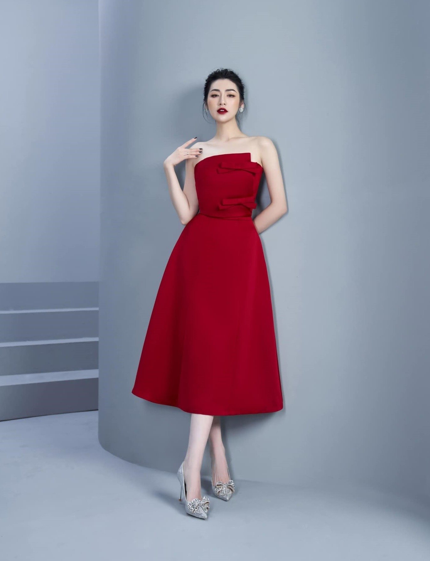 Vì Sao Váy Đi Tiệc Màu Đỏ Luôn 
