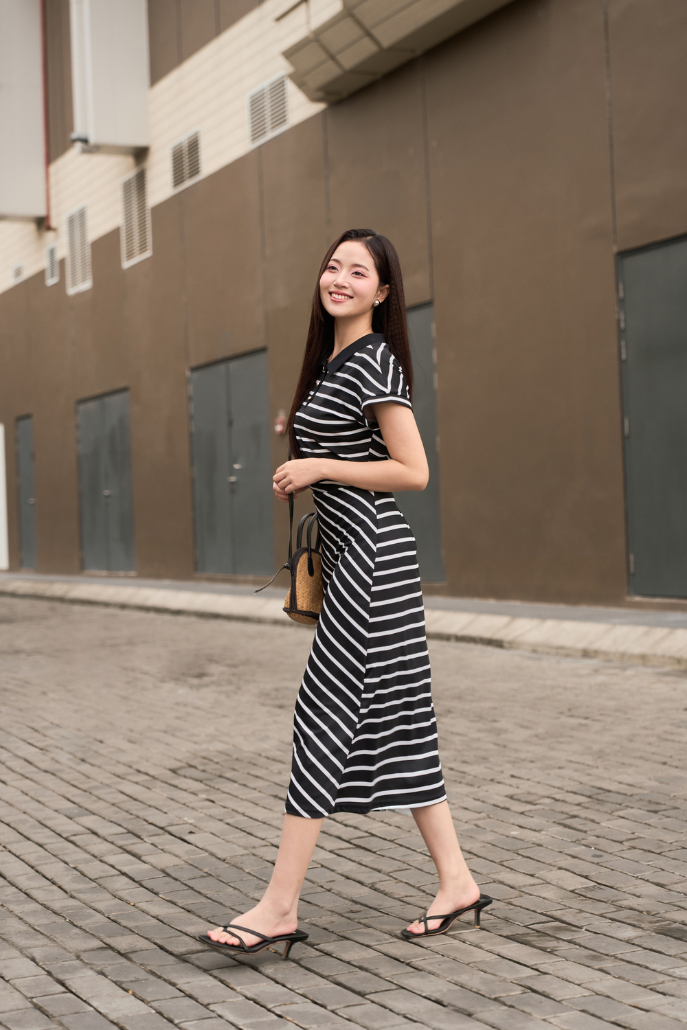 đầm kẻ