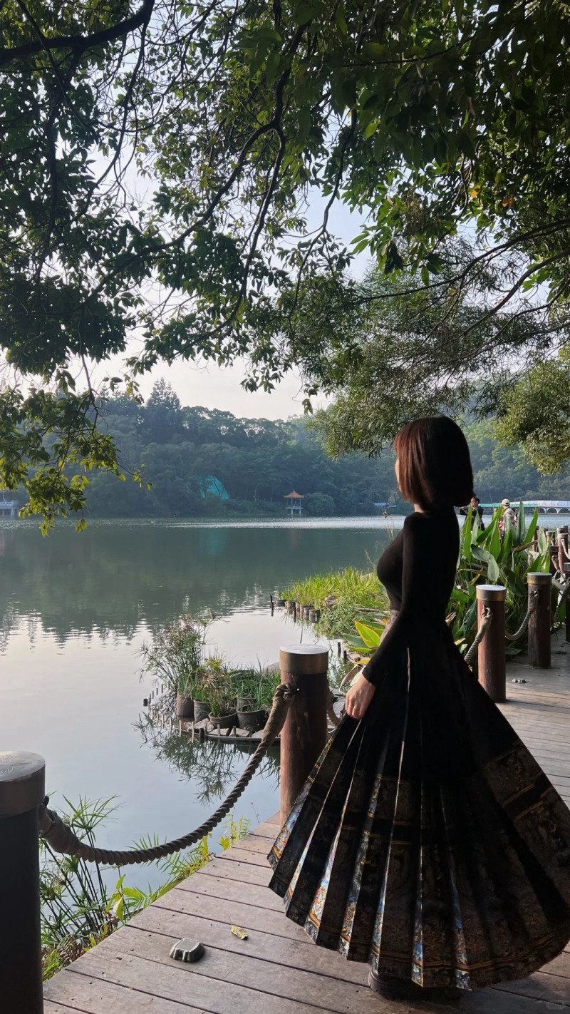 chân váy mã diện