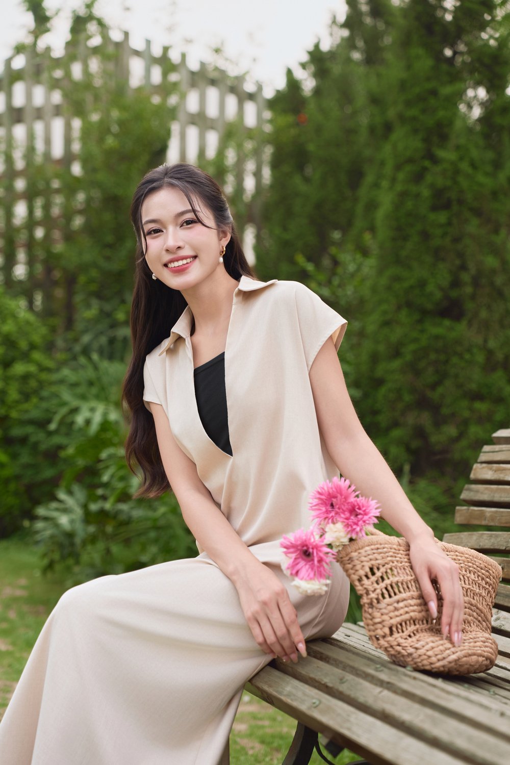Đầm đũi suông dáng cổ khoét sâu có kèm áo quây
