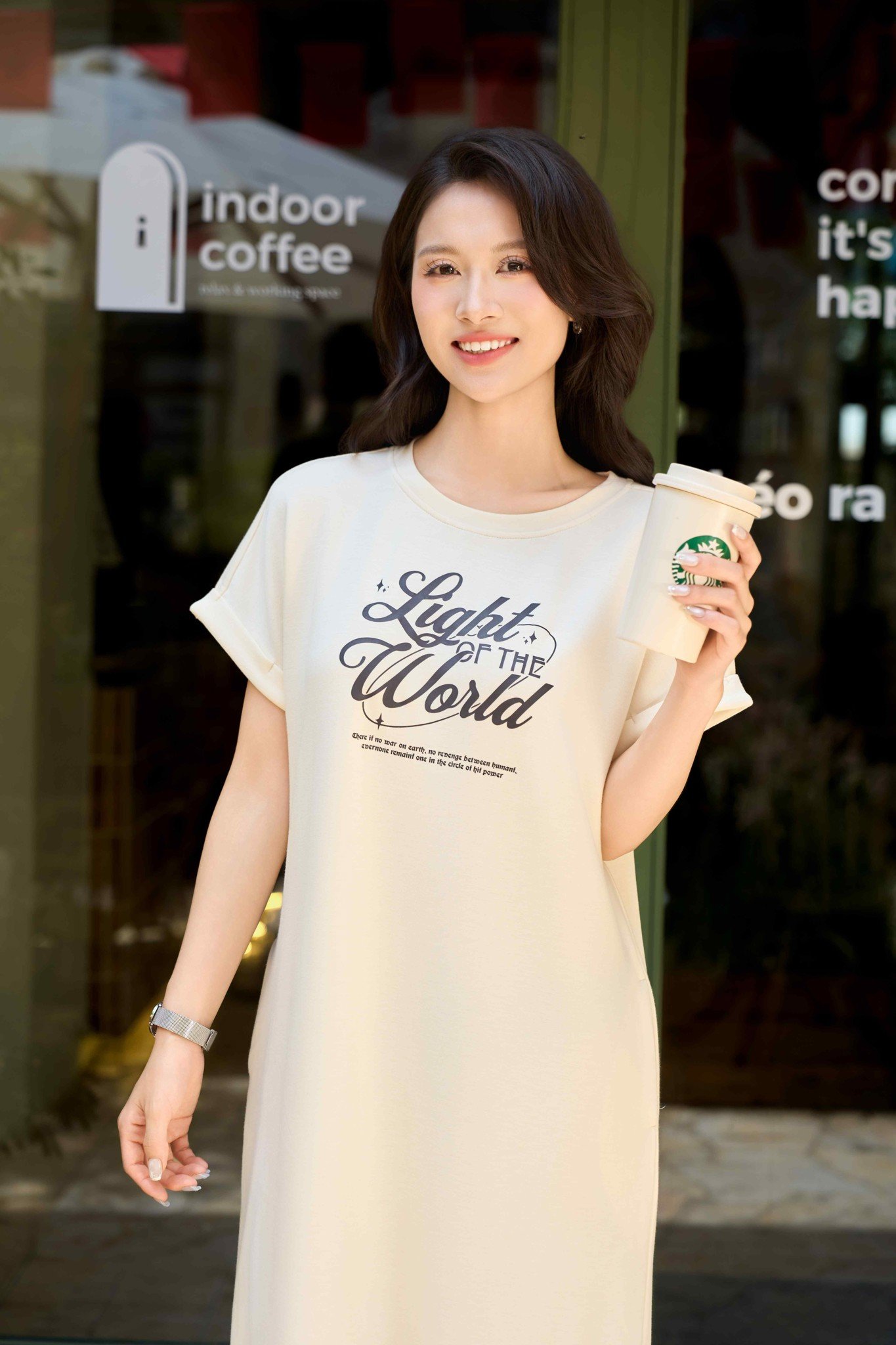 Đầm suông Cardina Younger vải umi lạnh dáng dài in chữ Light The World