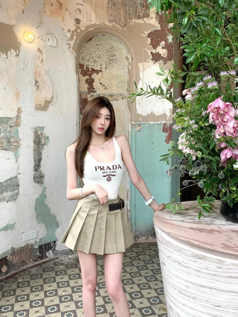 chân váy xếp ly