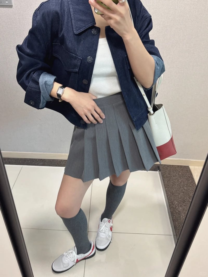 chân váy xếp ly