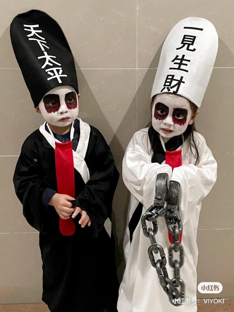 Vẽ mặt mày halloween