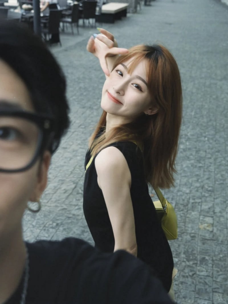 chụp ảnh với người yêu giấu mặt