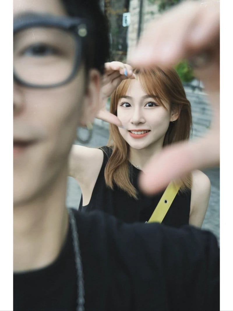 chụp ảnh với người yêu giấu mặt