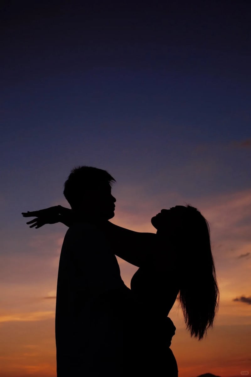 chụp ảnh với người yêu giấu mặt