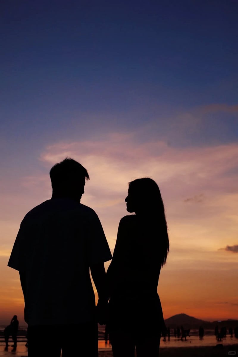 chụp ảnh với người yêu giấu mặt