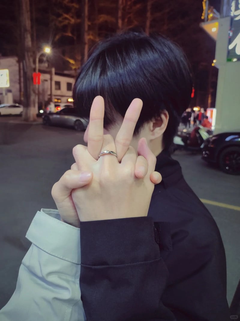 chụp ảnh với người yêu giấu mặt