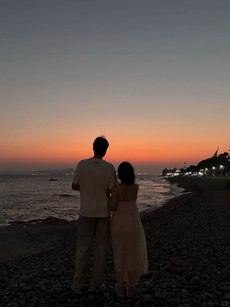 chụp ảnh với người yêu giấu mặt