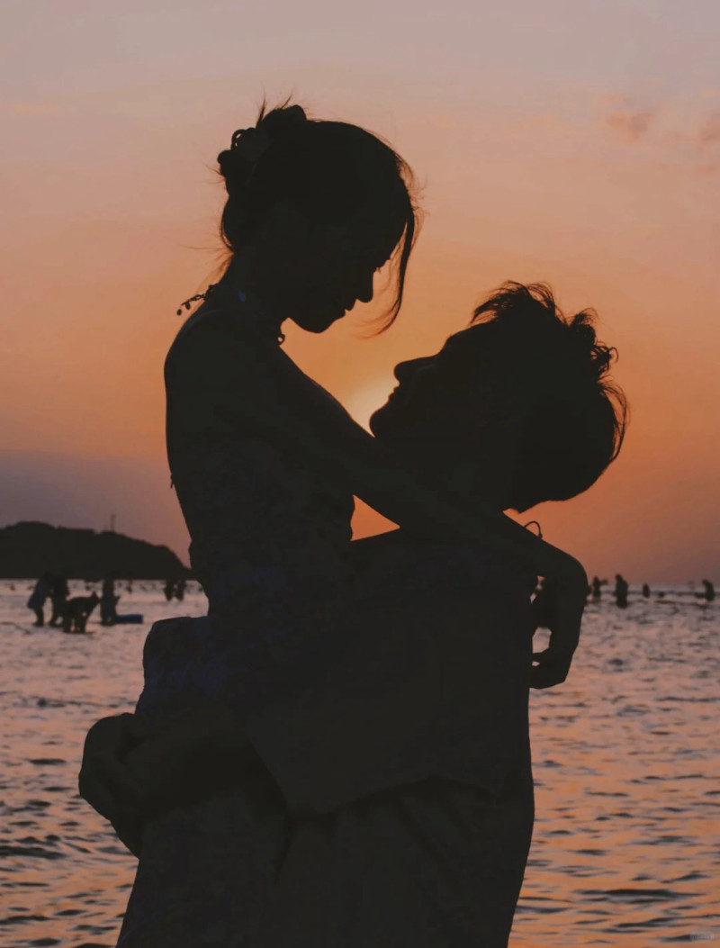 chụp ảnh với người yêu giấu mặt