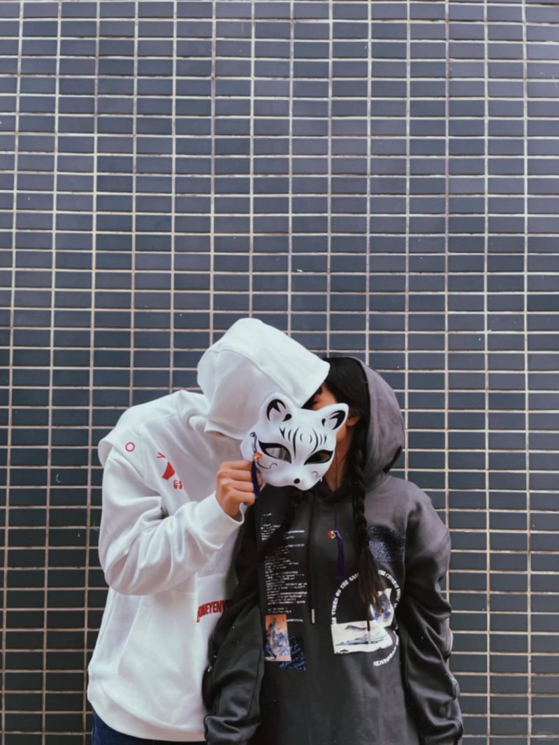 chụp ảnh với người yêu giấu mặt