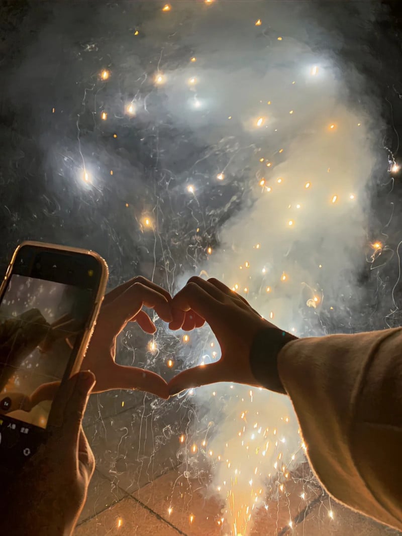 chụp ảnh với người yêu giấu mặt