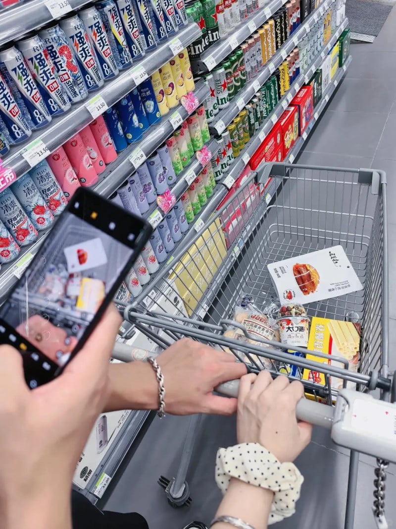 chụp ảnh với người yêu giấu mặt